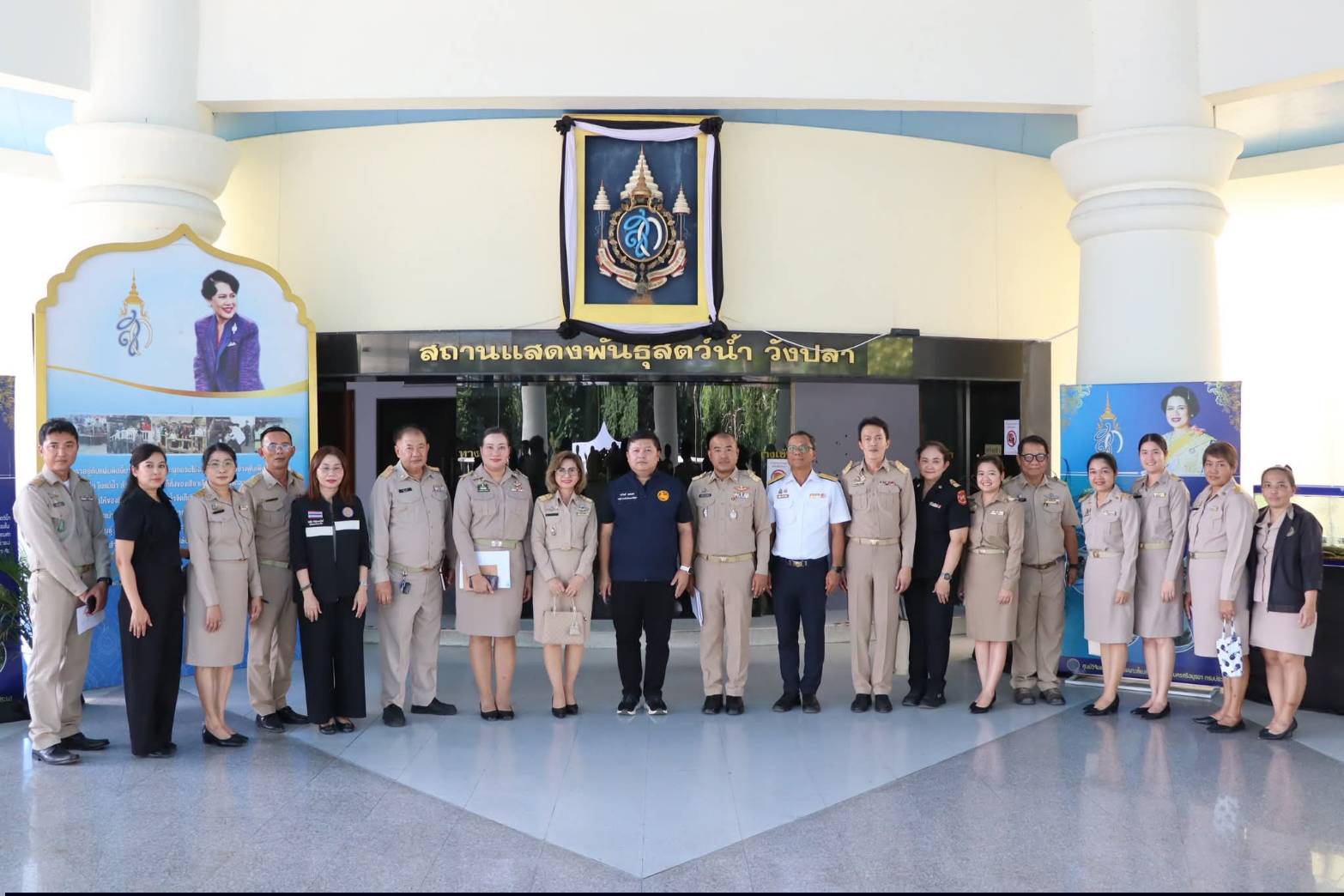 title - ศพส. ประชุมเตรียมความพร้อมจัดนิทรรศการ งานพระราชพิธีถวายพระเพลิงพระบรมศพ สมเด็จพระนางเจ้าสิริกิติ์ พระบรมราชินีนาถ พระบรมราชชนนีพันปีหลวง ณ ศูนย์ส่งเสริมและพัฒนาอาชีพเสริมนอกภาคการเกษตร (ศูนย์ศิลปาชีพ บางไทรฯ (เดิม)) 